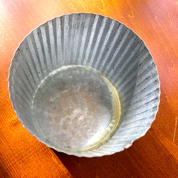 Rustic galvanized metal ribbed small succulent planter - Picture 2 of 5